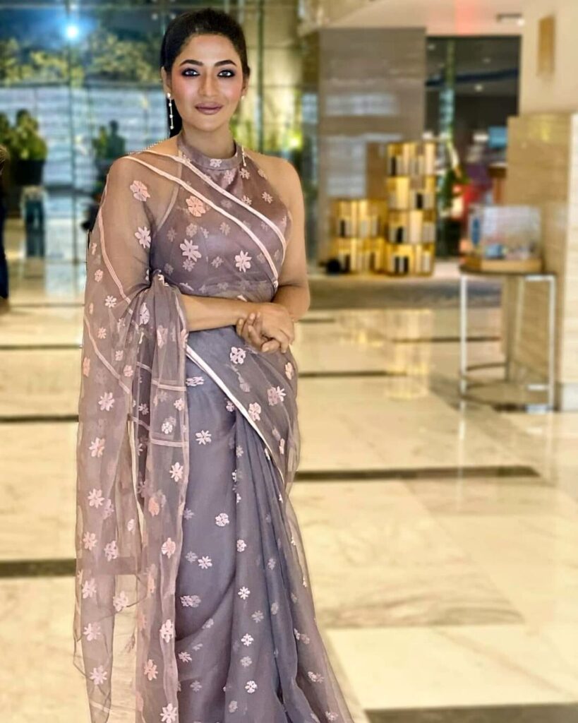 আজ আজমেরী হক বাঁধনের জন্মদিন : ১০ অক্টোবর 8 আজমেরী হক বাঁধন