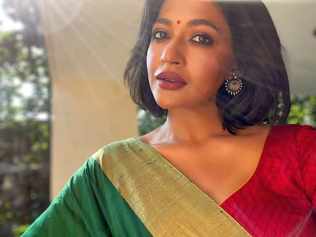 আজ আজমেরী হক বাঁধনের জন্মদিন : ১০ অক্টোবর 18 আজমেরী হক বাঁধন