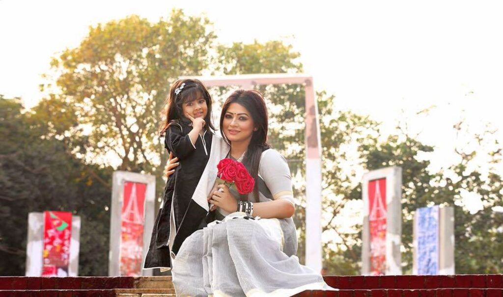 আজ আজমেরী হক বাঁধনের জন্মদিন : ১০ অক্টোবর 19 আজমেরী হক বাঁধন