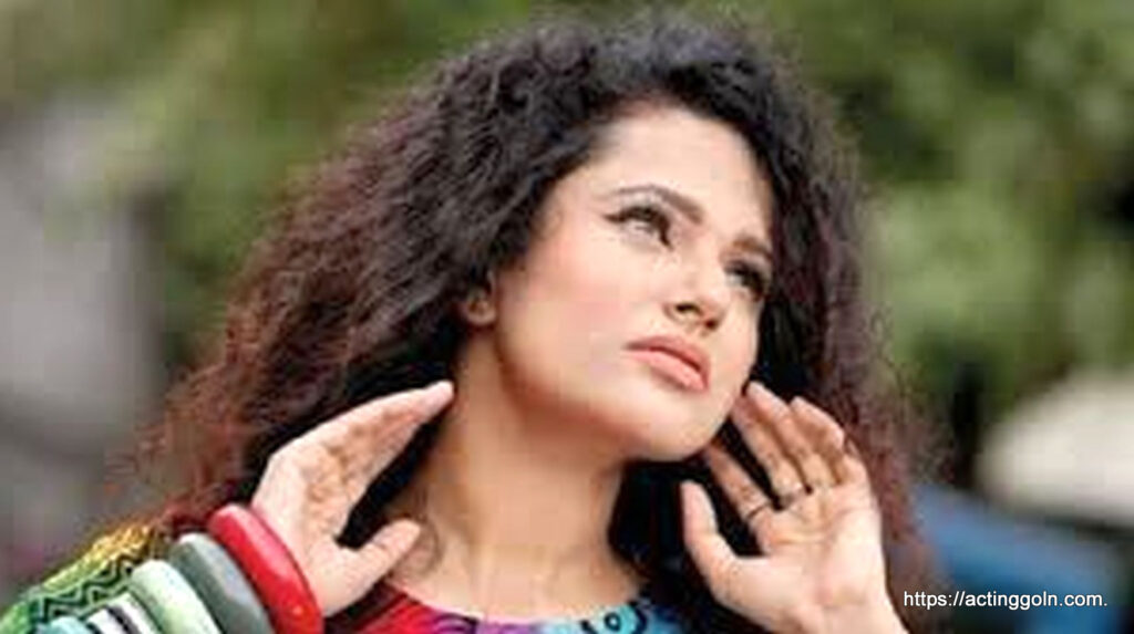 শাবনাজ সাদিয়া ইমি, বাংলাদেশি র‌্যাম্প মডেল এবং অভিনেত্রী,