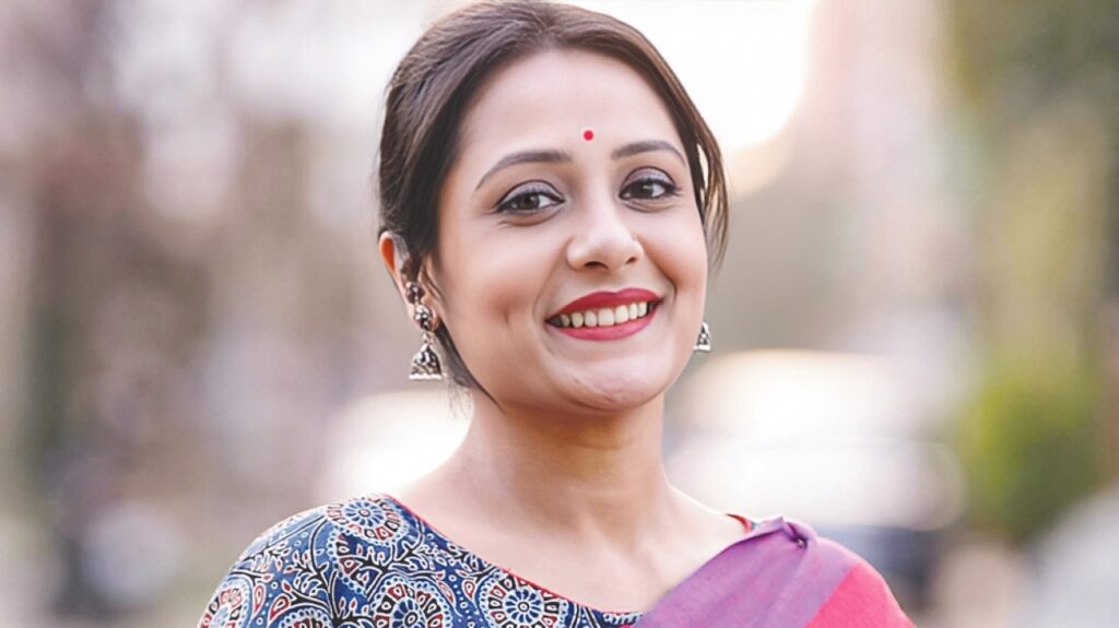 ভুয়া আইডি নিয়ে বিরক্ত অপি করিম